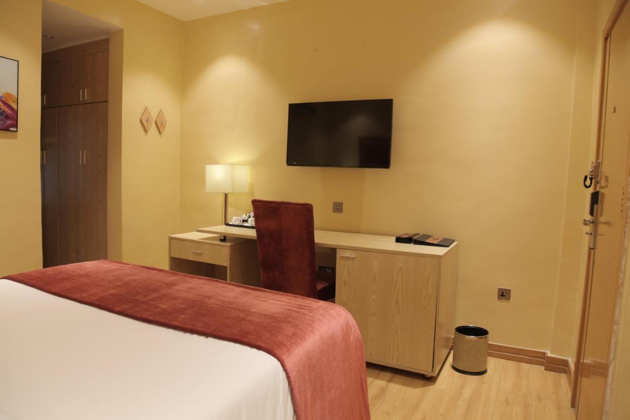 BON Hotel Elvis Mobushipe Buitenkant foto