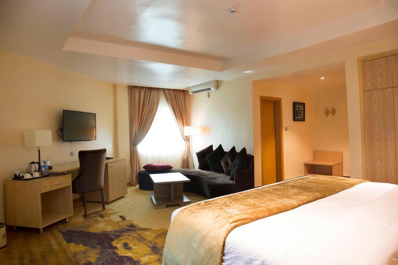 BON Hotel Elvis Mobushipe Buitenkant foto