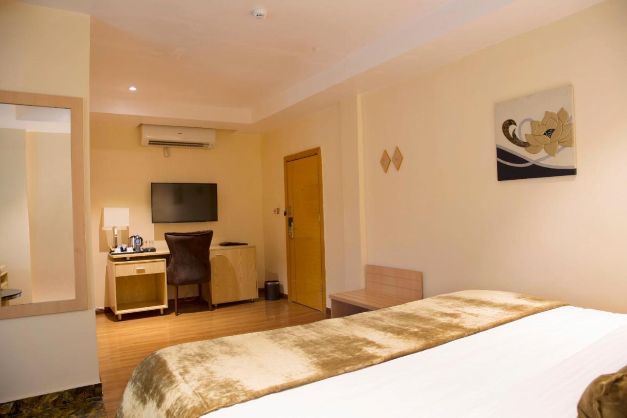 BON Hotel Elvis Mobushipe Buitenkant foto